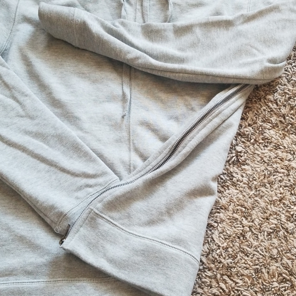 Gray sweater - Picture 2 of 4